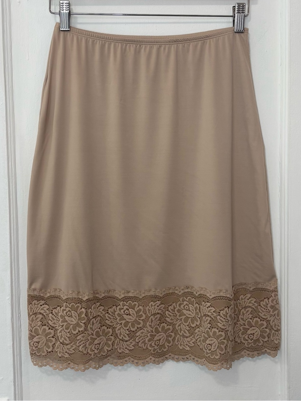 Vanity Fair Women's Beige Lace Trim Half Slip Skirt, Size M, 22" Length